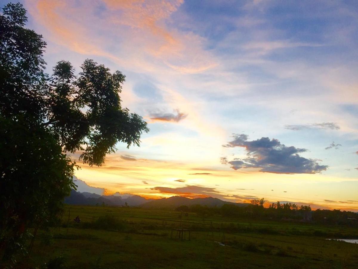 Palafita Bungalow Phong Nha Buitenkant foto